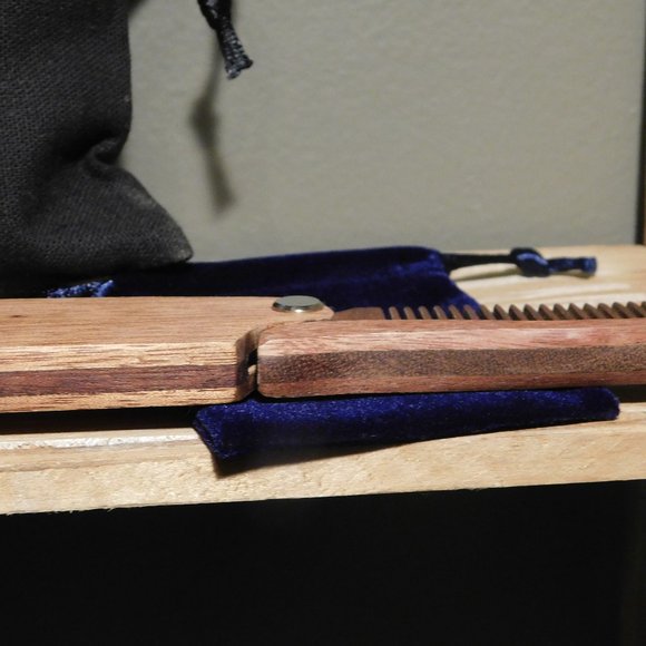 Folding Comb - Picture 7 of 7